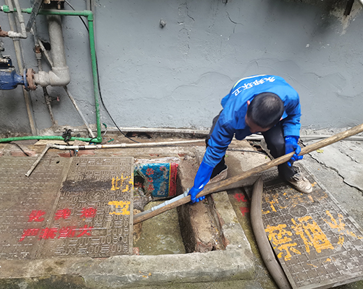 玛纳斯清掏化粪池